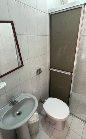 Casa à venda com 260m², 3 quartos e 3 vagas Casa à venda com 260m², 3 quartos e 3 vagasBanheiro 2