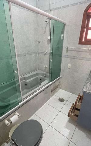 Casa à venda com 260m², 3 quartos e 3 vagas Casa à venda com 260m², 3 quartos e 3 vagasBanheiro