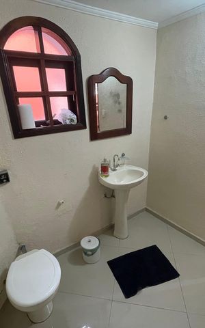 Casa à venda com 260m², 3 quartos e 3 vagas Casa à venda com 260m², 3 quartos e 3 vagasLavabo