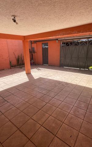 Casa à venda com 260m², 3 quartos e 3 vagas Casa à venda com 260m², 3 quartos e 3 vagasGaragem