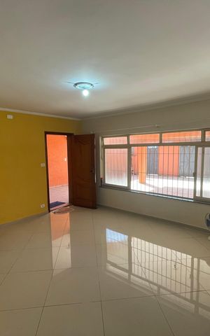 Casa à venda com 260m², 3 quartos e 3 vagas Casa à venda com 260m², 3 quartos e 3 vagasSala