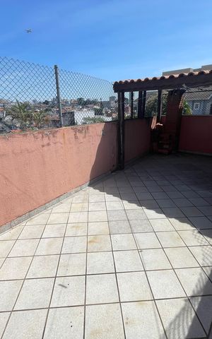 Casa à venda com 260m², 3 quartos e 3 vagas Casa à venda com 260m², 3 quartos e 3 vagasTerraço