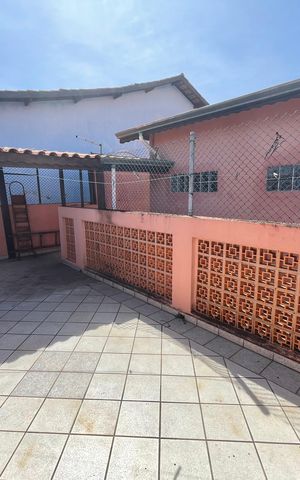 Casa à venda com 260m², 3 quartos e 3 vagas Casa à venda com 260m², 3 quartos e 3 vagasTerraço