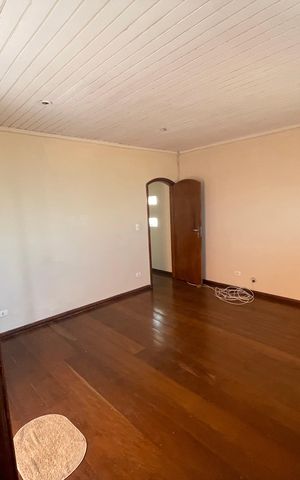 Casa à venda com 260m², 3 quartos e 3 vagas Casa à venda com 260m², 3 quartos e 3 vagasQuarto