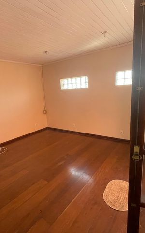 Casa à venda com 260m², 3 quartos e 3 vagas Casa à venda com 260m², 3 quartos e 3 vagasQuarto