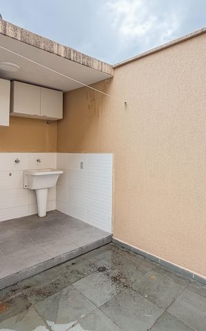 Casa à venda com 100m², 3 quartos e 1 vaga Casa à venda com 100m², 3 quartos e 1 vagaÁrea de Serviço