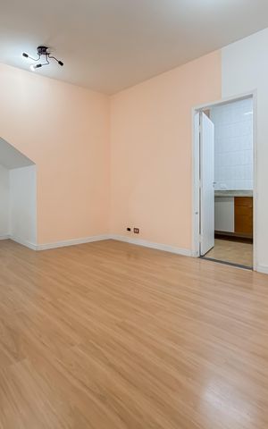 Casa à venda com 100m², 3 quartos e 1 vaga Casa à venda com 100m², 3 quartos e 1 vagaSala