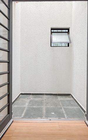 Casa à venda com 100m², 3 quartos e 1 vaga Casa à venda com 100m², 3 quartos e 1 vagaSala