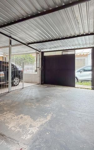 Casa à venda com 100m², 3 quartos e 1 vaga Casa à venda com 100m², 3 quartos e 1 vagaGaragem