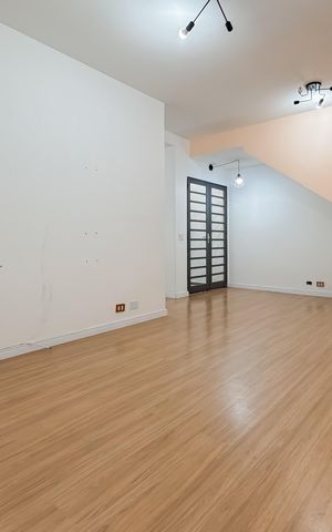 Casa à venda com 100m², 3 quartos e 1 vaga Casa à venda com 100m², 3 quartos e 1 vagaSala
