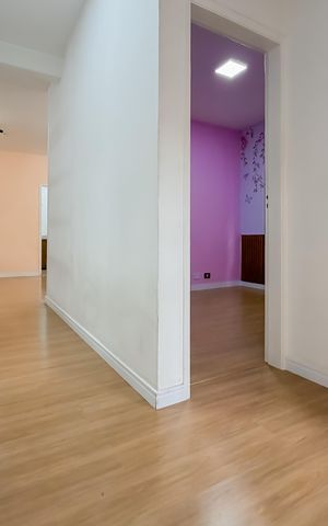 Casa à venda com 100m², 3 quartos e 1 vaga Casa à venda com 100m², 3 quartos e 1 vagaCorredor