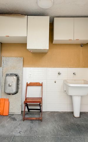 Casa à venda com 100m², 3 quartos e 1 vaga Casa à venda com 100m², 3 quartos e 1 vagaÁrea de Serviço
