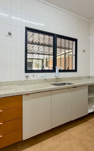 Casa à venda com 100m², 3 quartos e 1 vaga Casa à venda com 100m², 3 quartos e 1 vagaCozinha