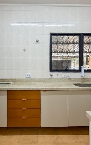 Casa à venda com 100m², 3 quartos e 1 vaga Casa à venda com 100m², 3 quartos e 1 vagaCozinha