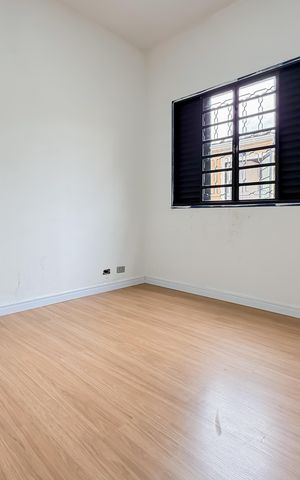 Casa à venda com 100m², 3 quartos e 1 vaga Casa à venda com 100m², 3 quartos e 1 vagaQuarto 1