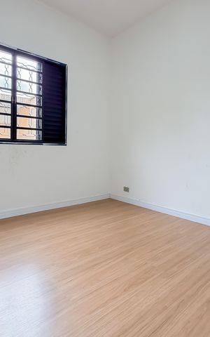 Casa à venda com 100m², 3 quartos e 1 vaga Casa à venda com 100m², 3 quartos e 1 vagaQuarto 1