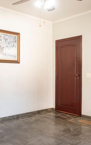 Casa à venda com 150m², 3 quartos e 4 vagasSala
