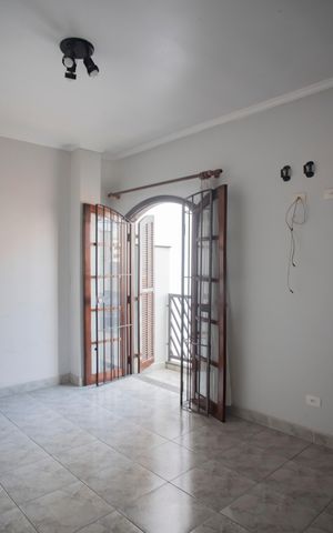 Casa à venda com 150m², 3 quartos e 4 vagasSuíte