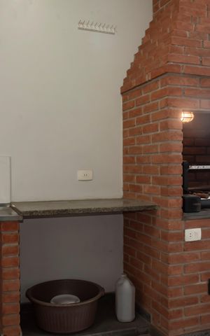 Casa à venda com 150m², 3 quartos e 4 vagasÁrea comum - Churrasqueira