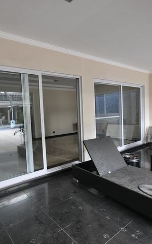 Casa para alugar com 800m², 3 quartos e 4 vagasEspaço convivência