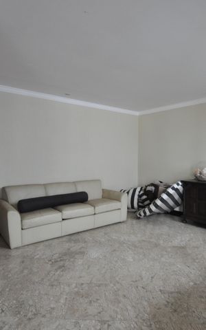 Casa para alugar com 800m², 3 quartos e 4 vagasSala de TV