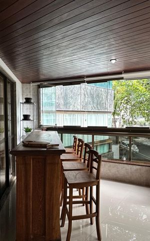 Apartamento à venda com 144m², 3 quartos e 3 vagas Apartamento à venda com 144m², 3 quartos e 3 vagasVaranda