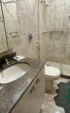Apartamento à venda com 144m², 3 quartos e 3 vagas Apartamento à venda com 144m², 3 quartos e 3 vagasBanheiro Social