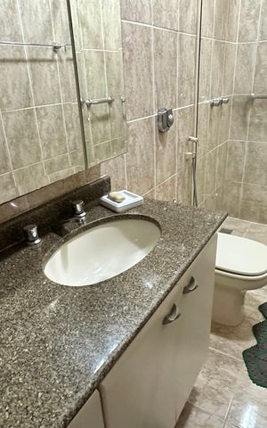 Apartamento à venda com 144m², 3 quartos e 3 vagas Apartamento à venda com 144m², 3 quartos e 3 vagasBanheiro Social
