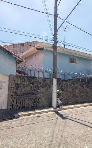 Casa à venda com 140m², 3 quartos e 2 vagas Casa à venda com 140m², 3 quartos e 2 vagasFachada da Casa