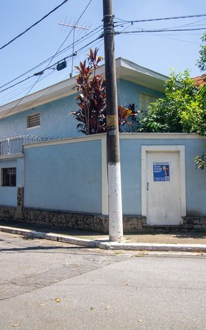Casa à venda com 140m², 3 quartos e 2 vagas Casa à venda com 140m², 3 quartos e 2 vagasFachada da Casa
