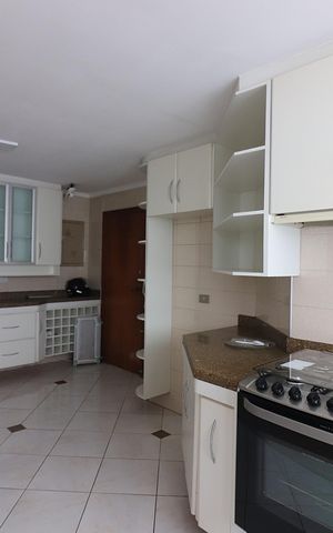 Apartamento à venda com 150m², 3 quartos e 2 vagasCozinha