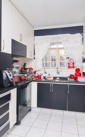 Casa para alugar com 250m², 4 quartos e 2 vagasCozinha