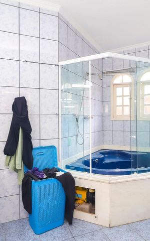 Casa para alugar com 250m², 4 quartos e 2 vagasBanheiro da Suíte