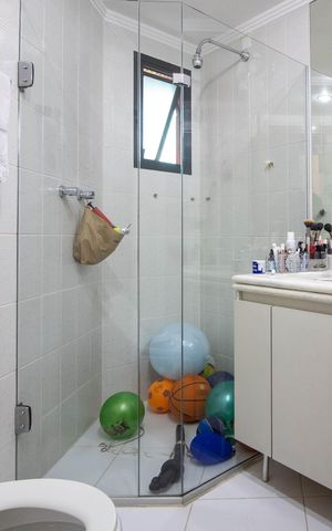 Apartamento à venda com 150m², 3 quartos e 3 vagas Apartamento à venda com 150m², 3 quartos e 3 vagasBanheiro Corredor
