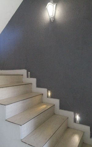 Apartamento à venda com 78m², 2 quartos e 1 vagaEscada de entrada
