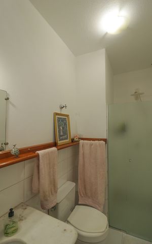 Casa à venda com 230m², 3 quartos e 5 vagas Casa à venda com 230m², 3 quartos e 5 vagasBanheiro da Suíte