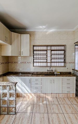 Casa para alugar com 315m², 5 quartos e 3 vagasCozinha