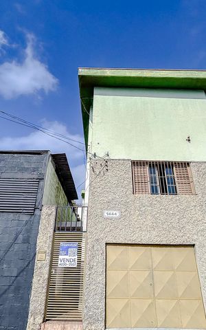 Casa para alugar com 315m², 5 quartos e 3 vagasFachada com Plaquinha