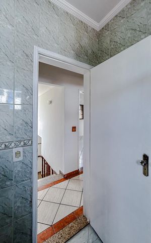 Casa para alugar com 315m², 5 quartos e 3 vagasBanheiro social