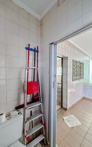 Casa para alugar com 315m², 5 quartos e 3 vagasBanheiro de serviço