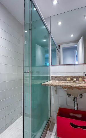 Apartamento para alugar com 95m², 2 quartos e 1 vaga Apartamento para alugar com 95m², 2 quartos e 1 vagaBanheiro social