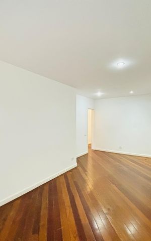 Apartamento à venda com 70m², 2 quartos e 1 vaga Apartamento à venda com 70m², 2 quartos e 1 vagaSala
