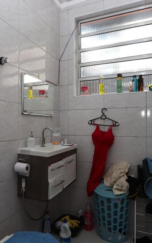 Casa à venda com 120m², 2 quartos e sem vagaBanheiro