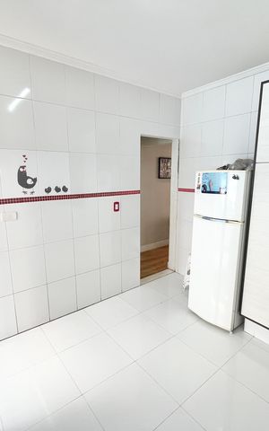 Casa à venda com 180m², 3 quartos e 4 vagas Casa à venda com 180m², 3 quartos e 4 vagasCozinha