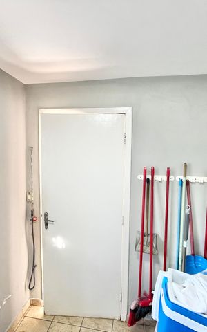 Casa à venda com 180m², 3 quartos e 4 vagas Casa à venda com 180m², 3 quartos e 4 vagasQuarto de Serviço