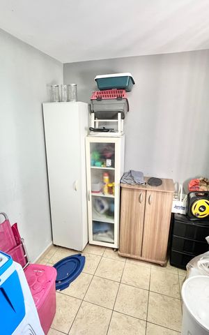 Casa à venda com 180m², 3 quartos e 4 vagas Casa à venda com 180m², 3 quartos e 4 vagasQuarto de Serviço
