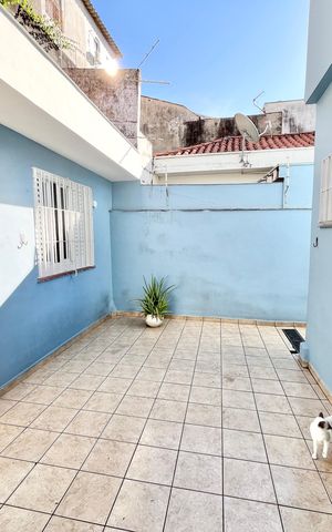 Casa à venda com 180m², 3 quartos e 4 vagas Casa à venda com 180m², 3 quartos e 4 vagasQuintal