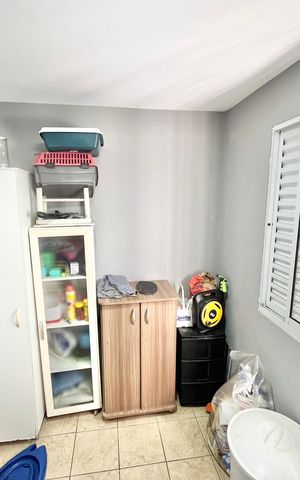 Casa à venda com 180m², 3 quartos e 4 vagas Casa à venda com 180m², 3 quartos e 4 vagasQuarto de Serviço
