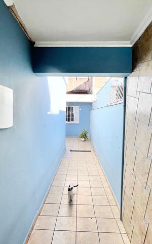 Casa à venda com 180m², 3 quartos e 4 vagas Casa à venda com 180m², 3 quartos e 4 vagasQuintal