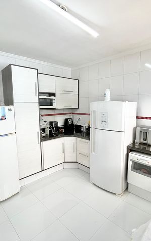 Casa à venda com 180m², 3 quartos e 4 vagas Casa à venda com 180m², 3 quartos e 4 vagasCozinha